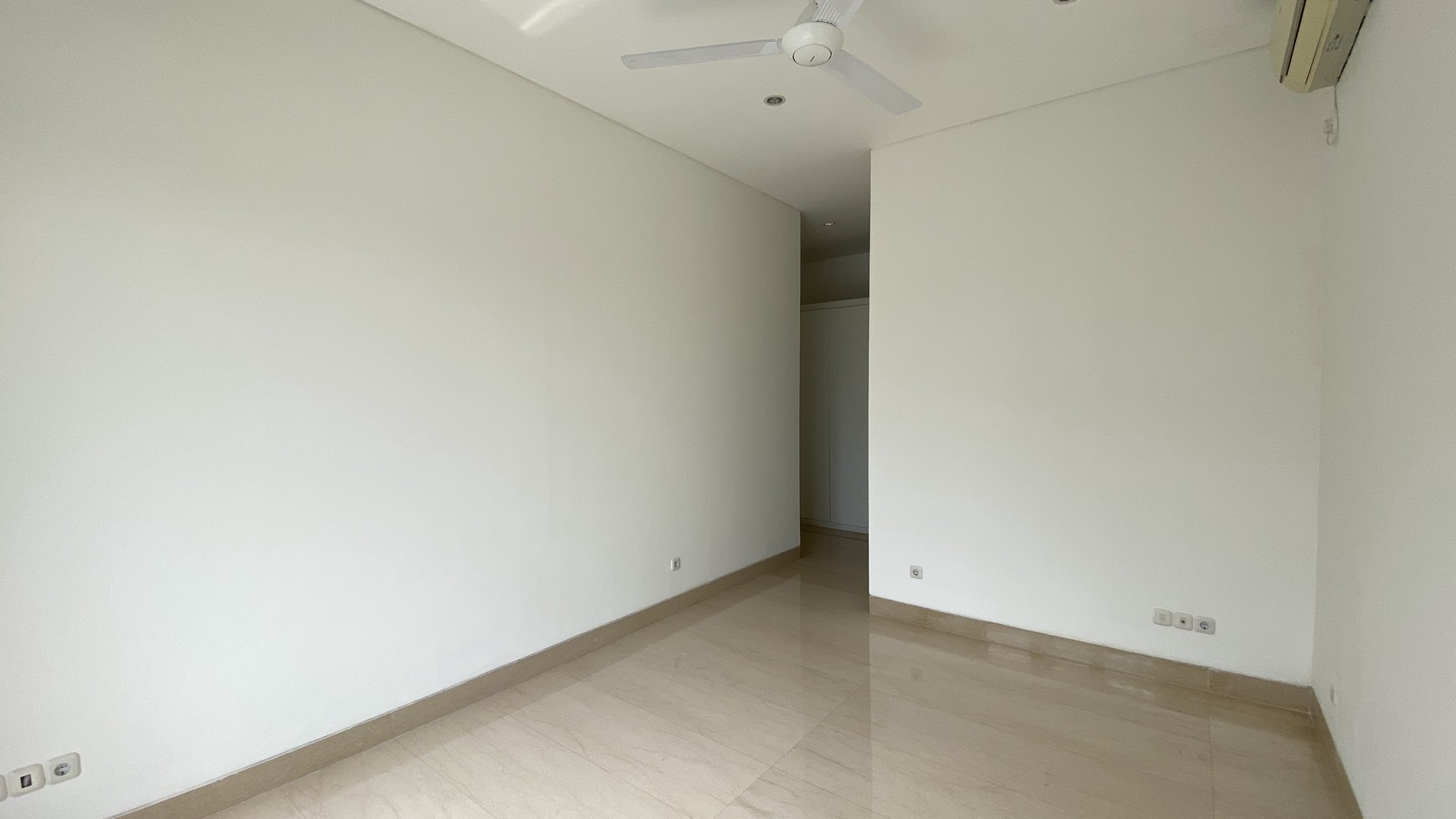 Rumah Modern Minimalist di Pejaten, Jakarta Selatan