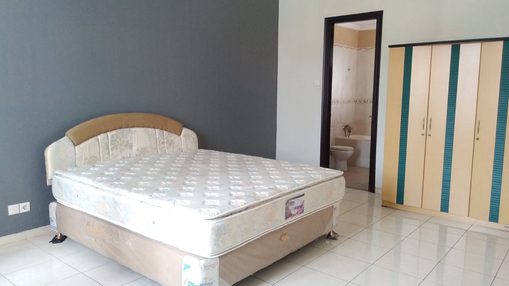 MURAH Disewakan Rumah Wisata Bukit Mas Surabaya FULL FURNISHED + Carport LUAS  Siap Huni dekat Royal Residence, Citraland, Pakuwon Mall, PTC, Supermall