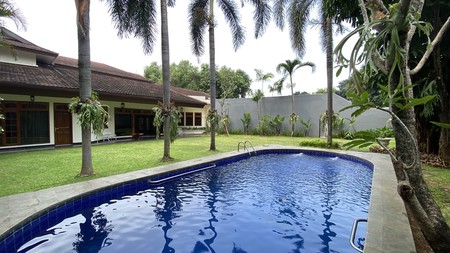 Big house with big backyard in pejaten, jakarta selatan