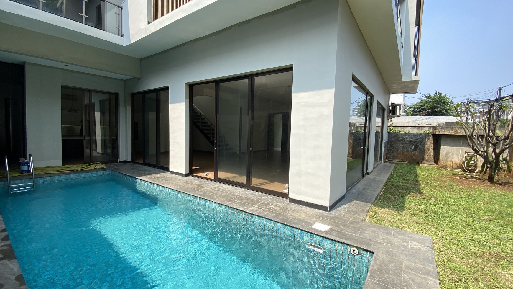 Modern minimalist house in kemang, jakarta selatan