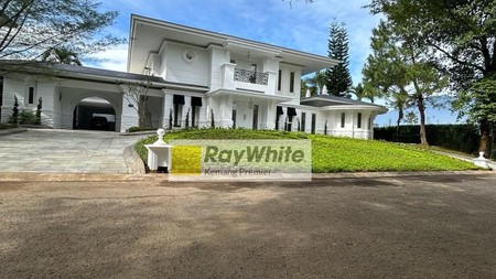 Dijual villa baru ekslusif di cluster Bunga Raya Rancamaya Golf Estate