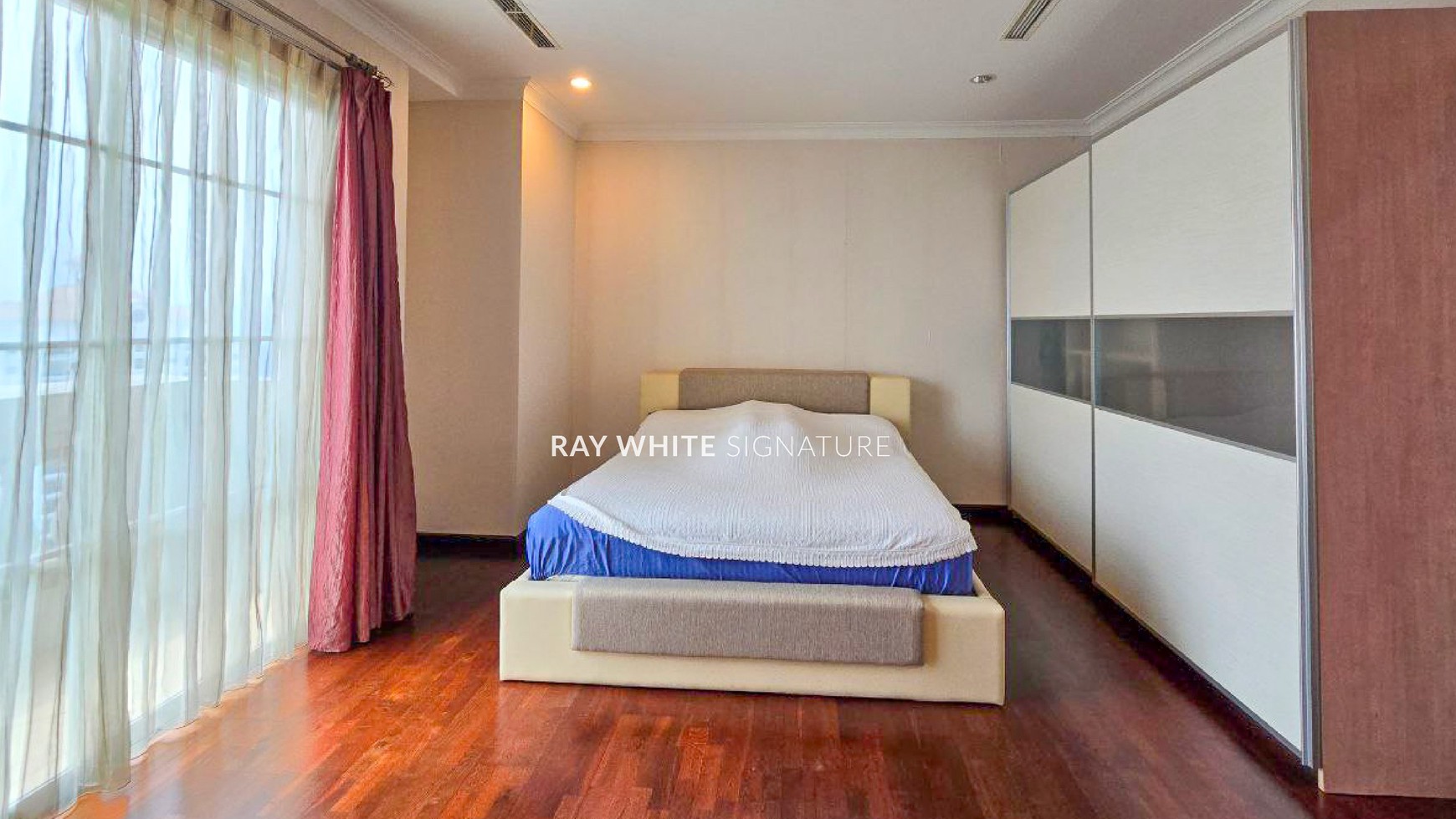 Dijual Unit Apartemen Belezza Tower Lauvre 5BR Kondisi Bagus , Mewah Di Permata Hijau 