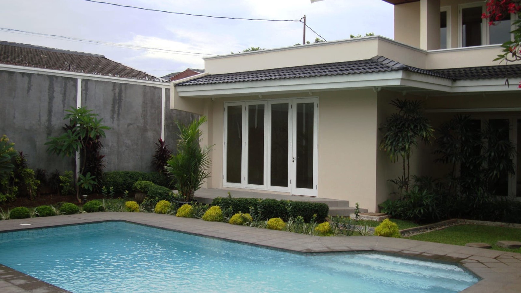 Rumah Hitung Tanah Area Cipete