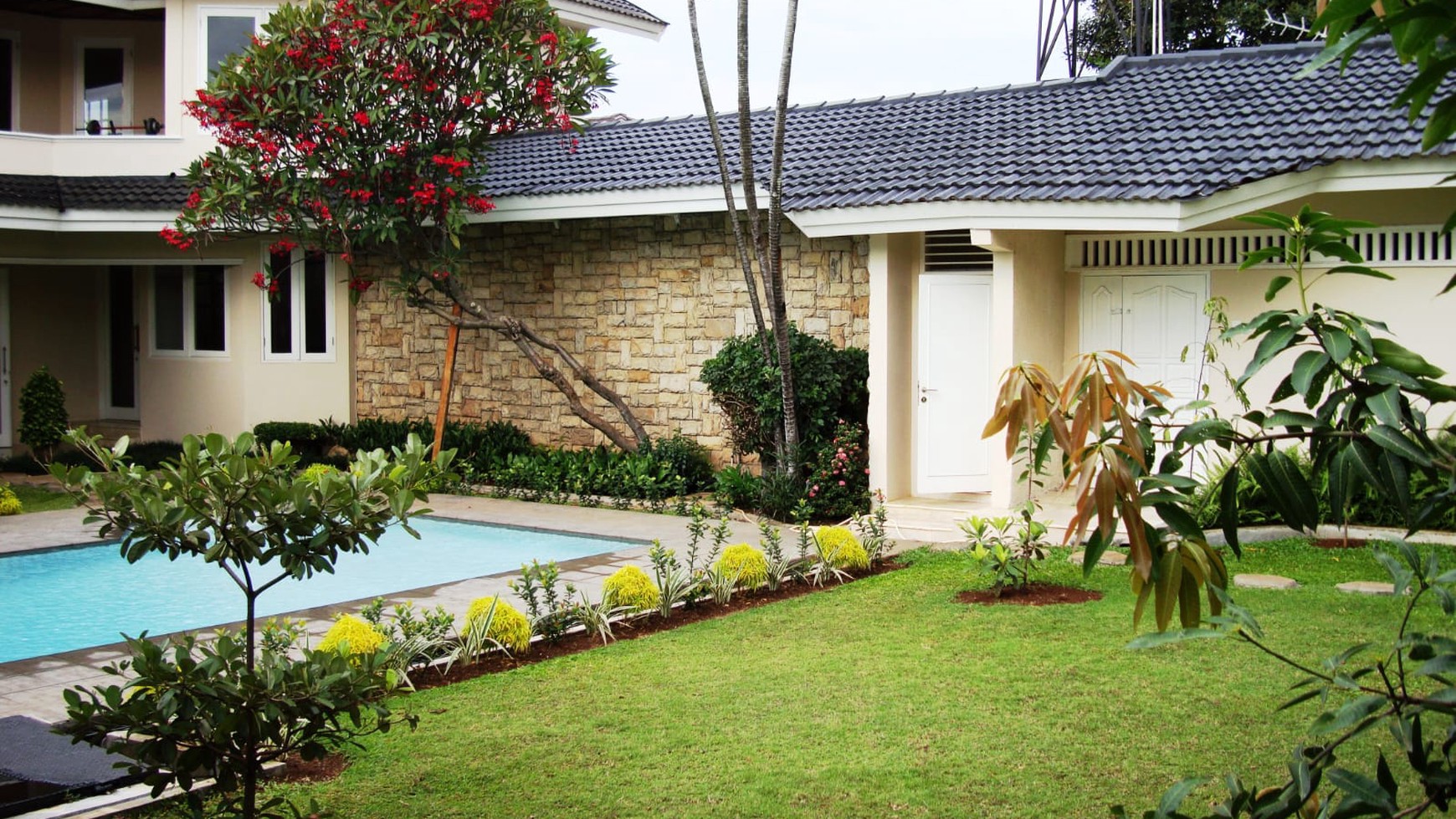 Rumah Hitung Tanah Area Cipete