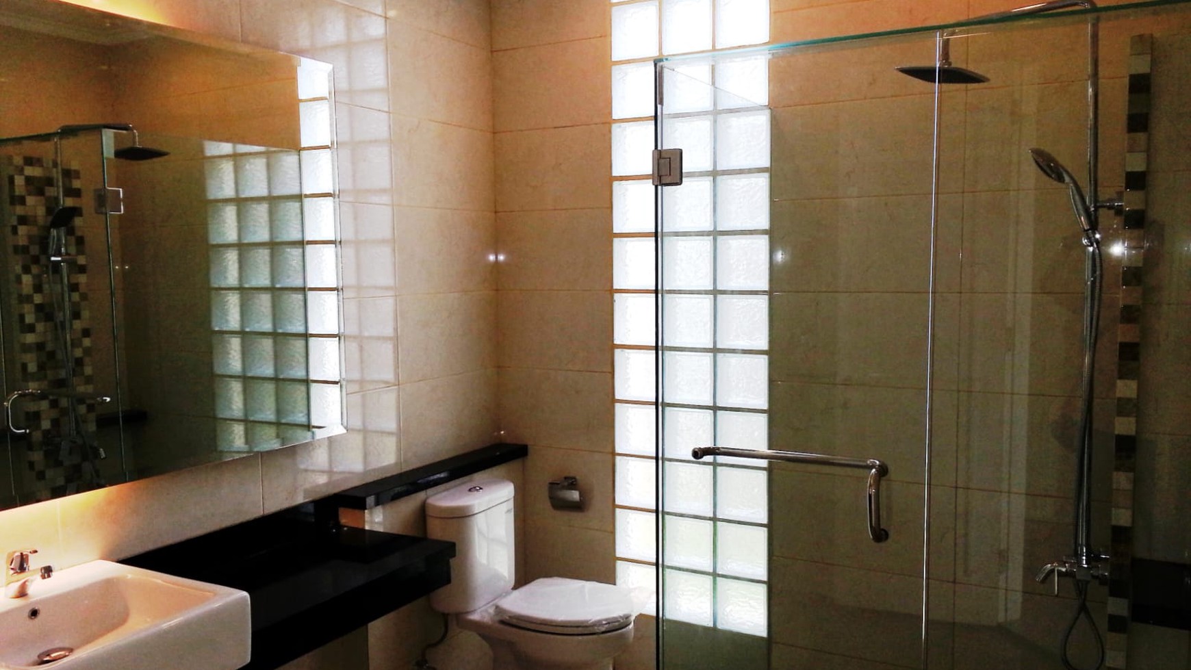 Rumah Hitung Tanah Area Cipete