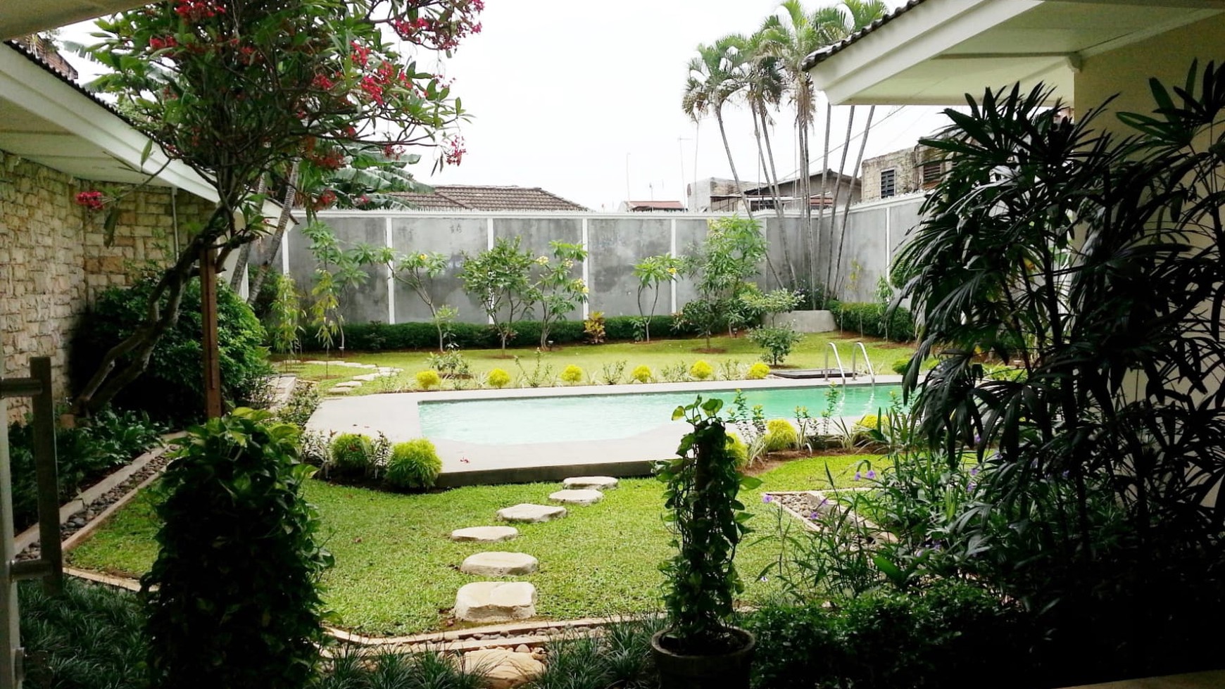 Rumah Hitung Tanah Area Cipete