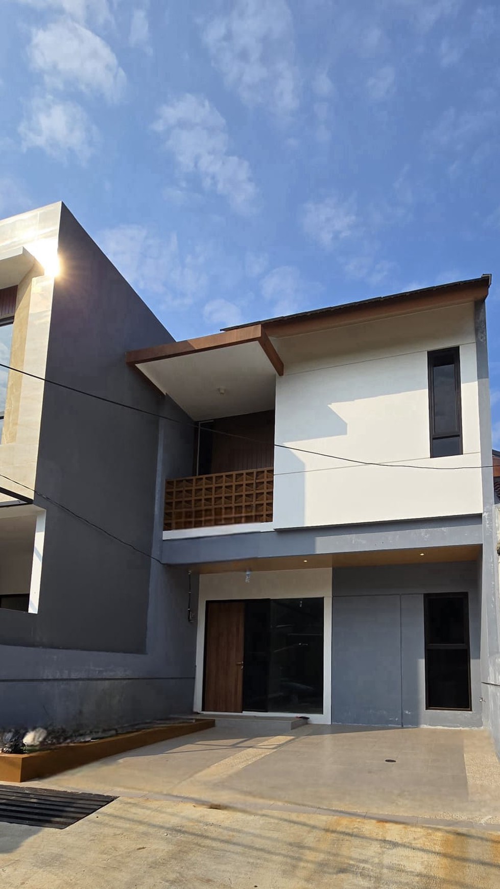 Dijual SEGERA Rumah Bagus Siap Huni di Graha Raya, Bintaro Jaya, Tangerang Selatan