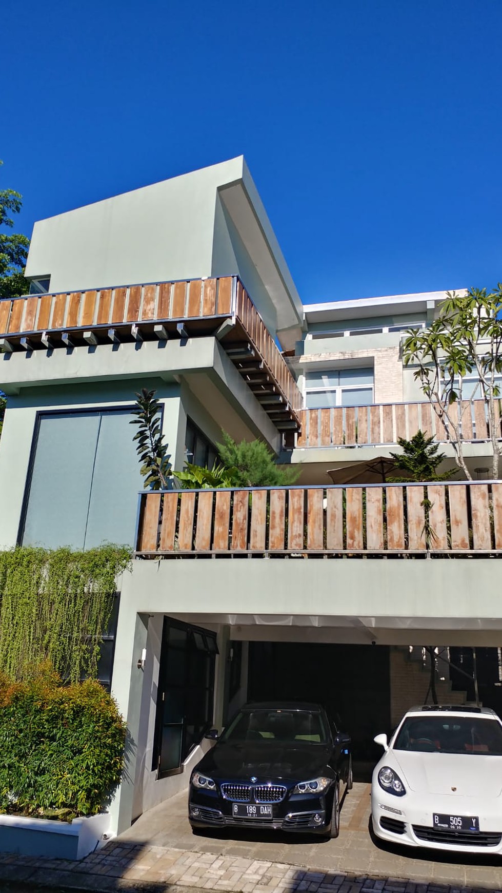 Rumah di Modern Hill, Modern dengan harga murah di Pamulang