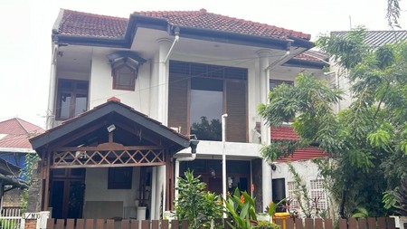 Rumah Bagus Di Jl Adhyaksa Lebak Bulus Jakarta Selatan