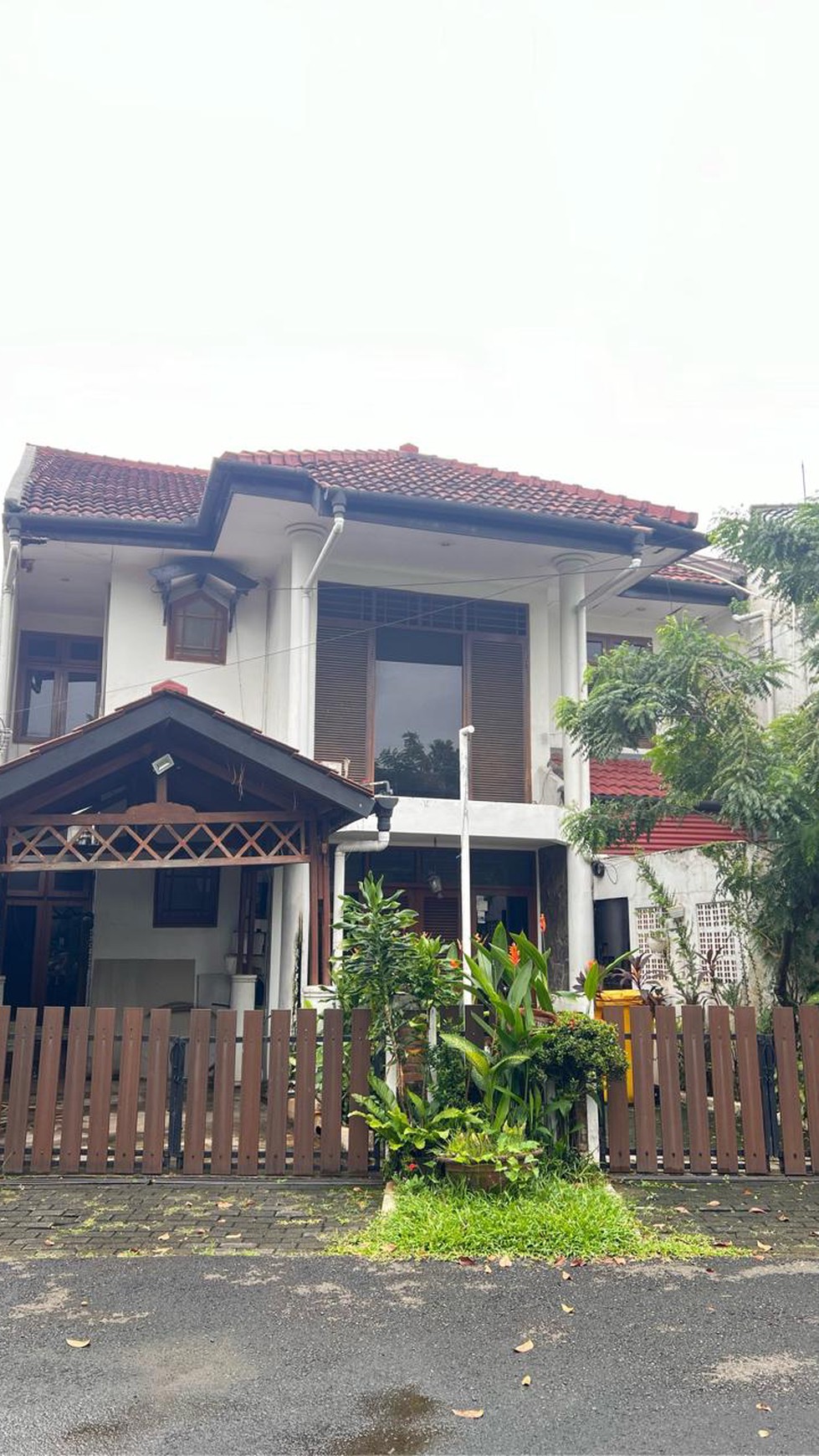 Rumah Bagus Di Jl Adhyaksa Lebak Bulus Jakarta Selatan