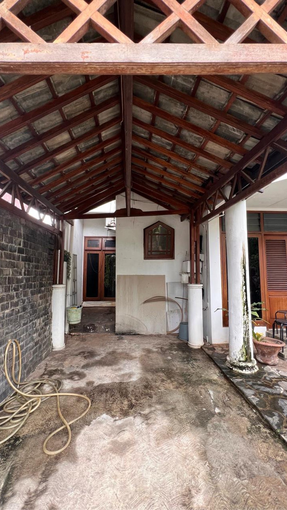 Rumah Bagus Di Jl Adhyaksa Lebak Bulus Jakarta Selatan