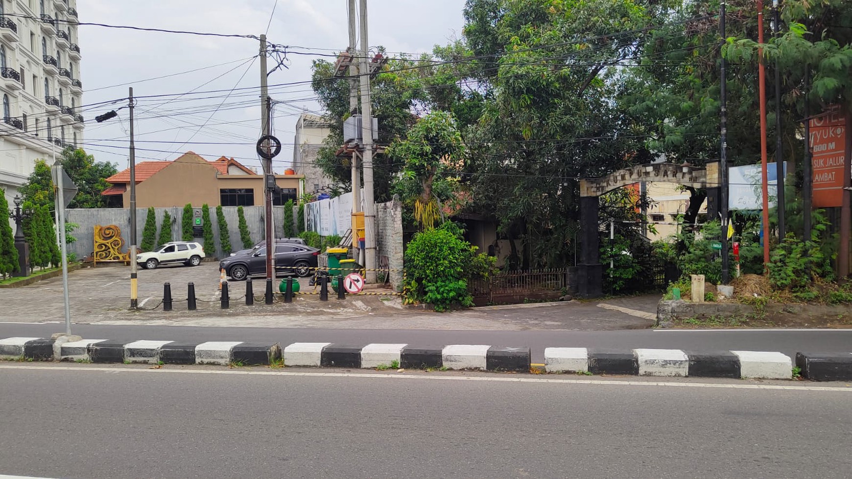 Tanah Bonus Rumah Lokasi Strategis Dekat Hotel Lafayette Ring Road Utara 