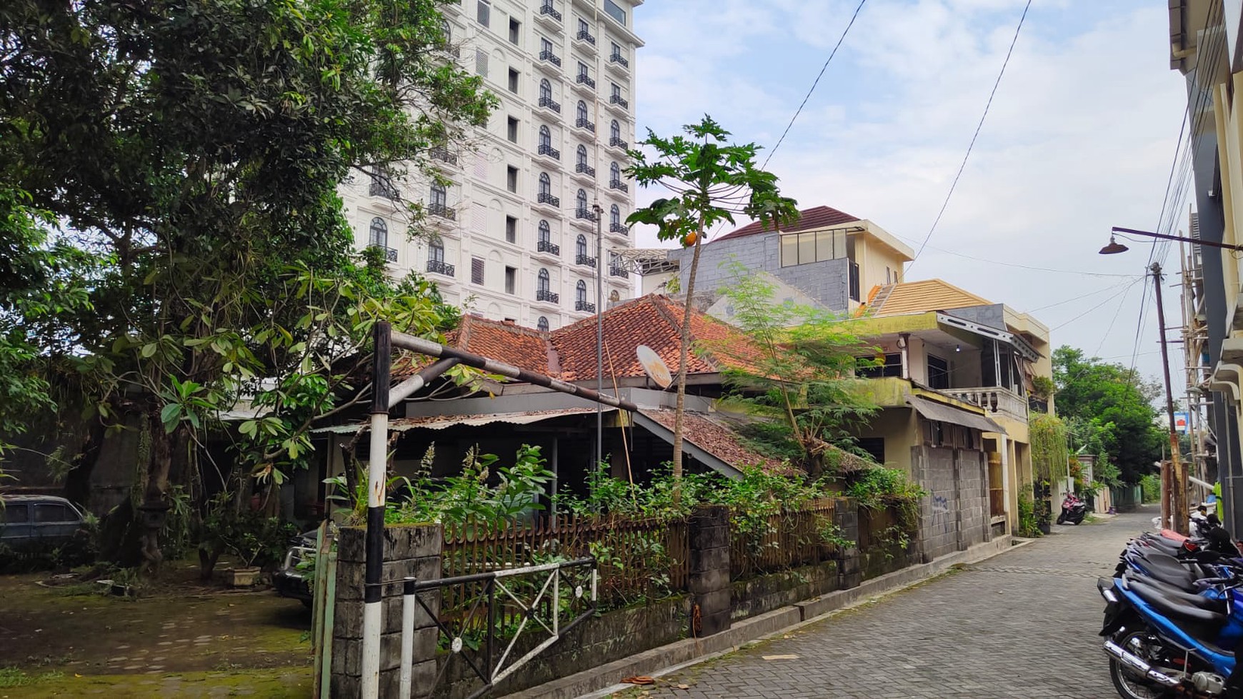 Tanah Bonus Rumah Lokasi Strategis Dekat Hotel Lafayette Ring Road Utara 