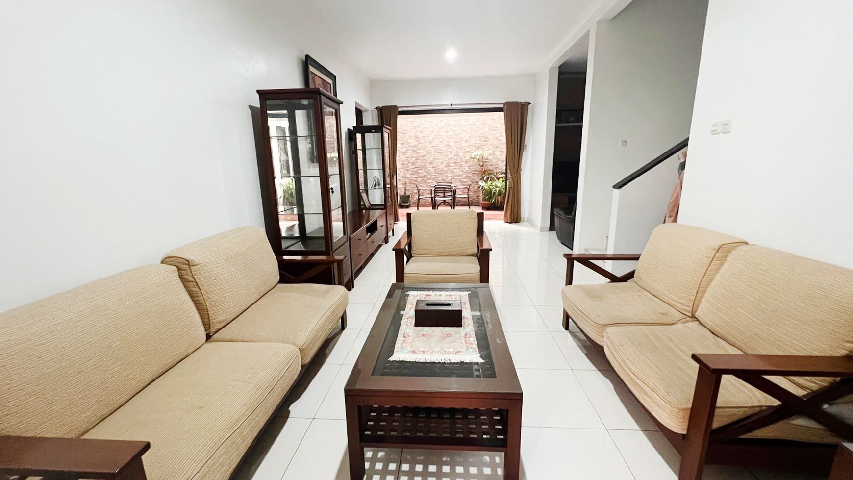 Rumah Bagus Di Melia Grove Graha Raya Bintaro Jaya.