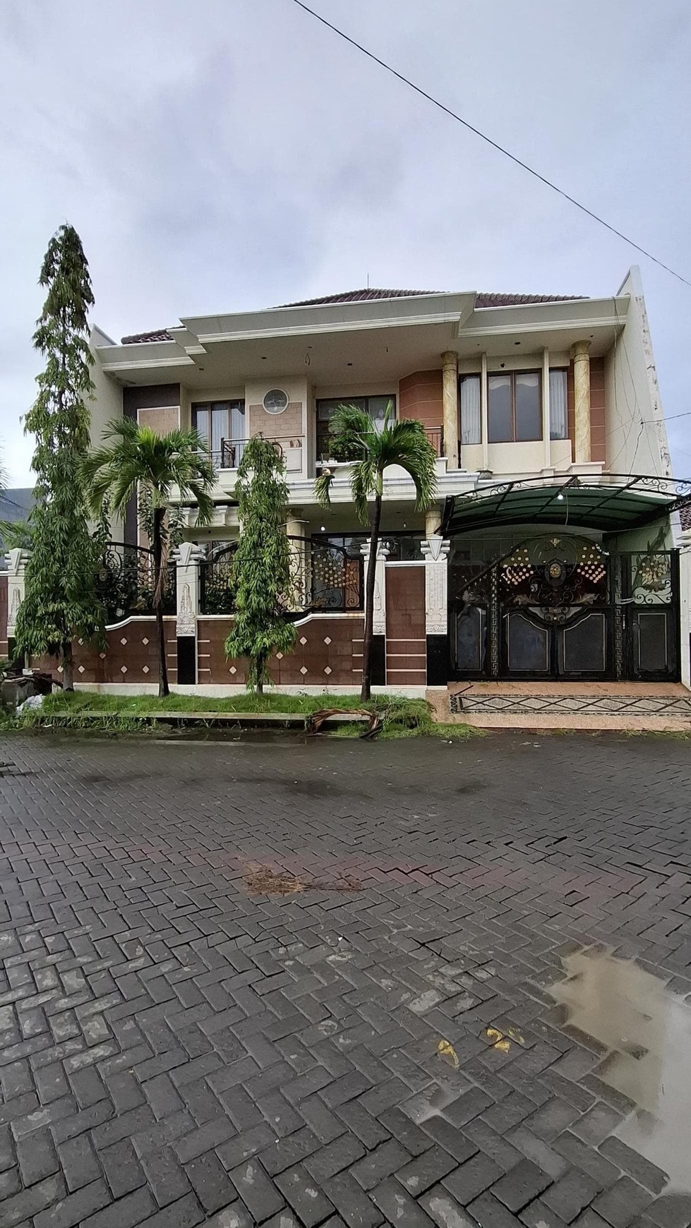 DIJUAL RUMAH CLASSIC MODERN DI SUTOREJO TIMUR