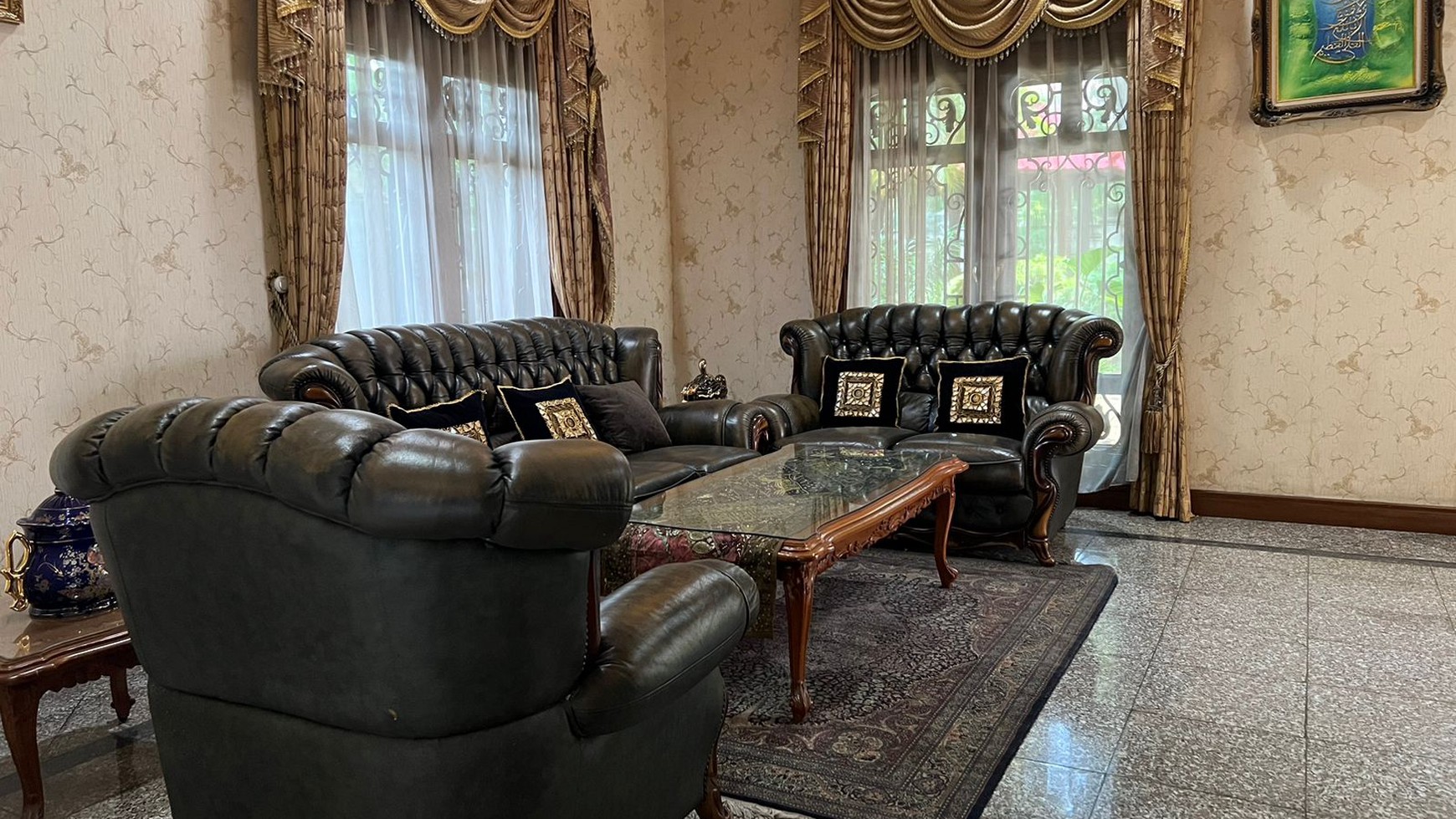 DIjual Semi Furnish Rumah Mewah dan Luas di JL. Durian Raya Jagarkasa, Jakarta selatan dengan Kolam Renang 