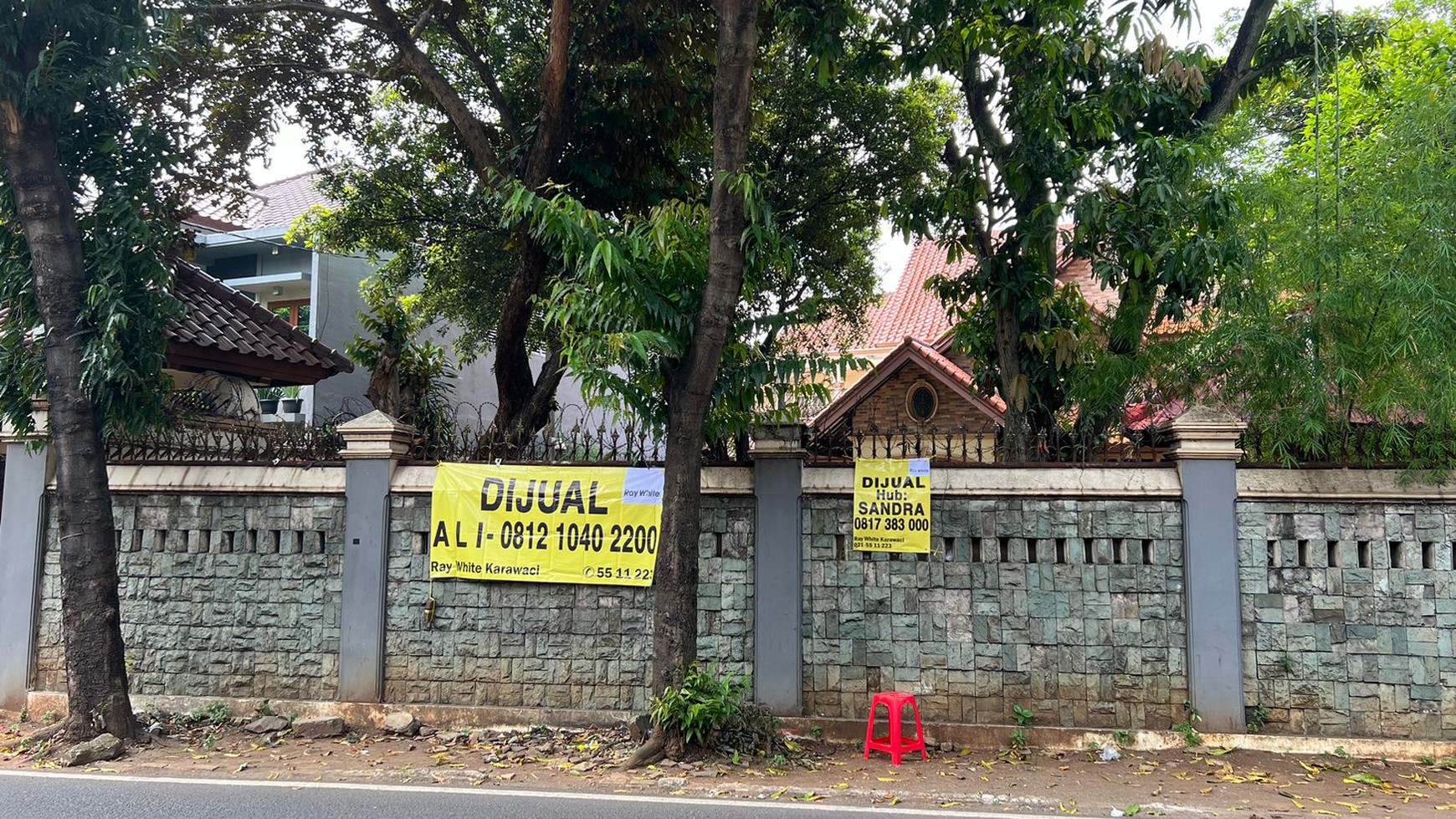 DIjual rumah mewah dan luas di JL. Durian raya jagarkasa jakarta selatan 