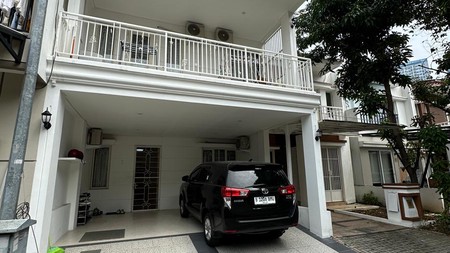 Rumah Modern Minimalis di Puri Mansion Jakarta Barat