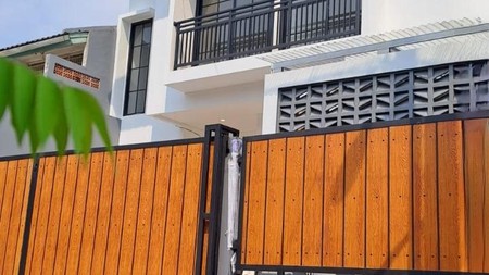 Rumah Baru Siap Huni dengan Hunian Nyaman dan Lokasi Strategis @Ciputat