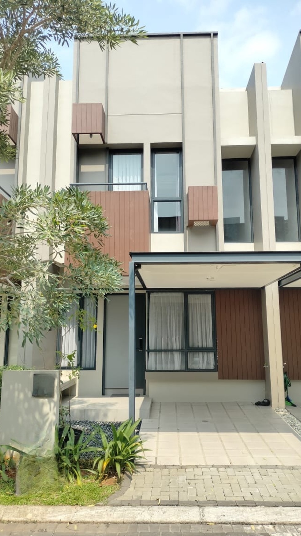 Hot Rent. Rumah Bagus Di Tabebuya Invensihaus, BSD