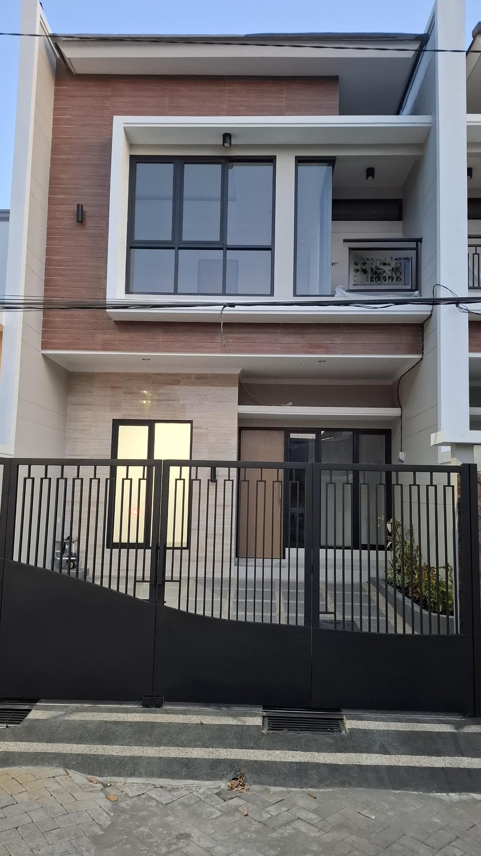 DIJUAL RUMAH BARU GRESSS DI MULYOSARI UTARA