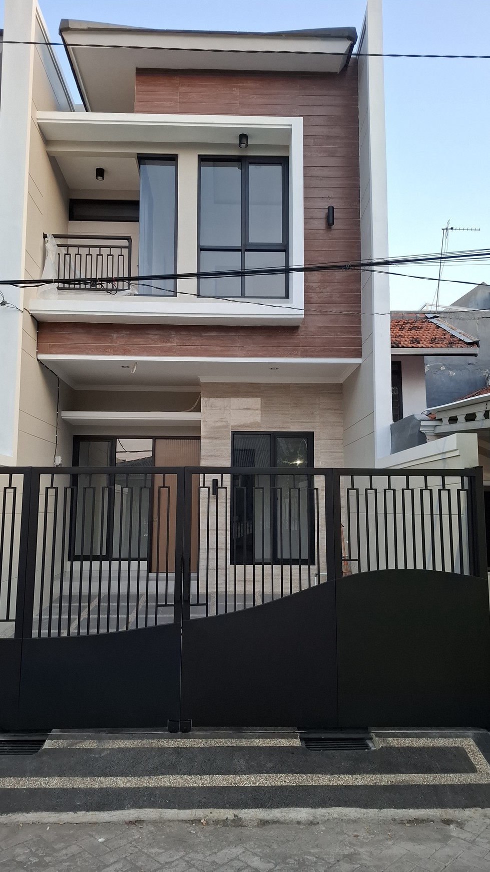 DIJUAL RUMAH BARU GRESSS DI MULYOSARI UTARA