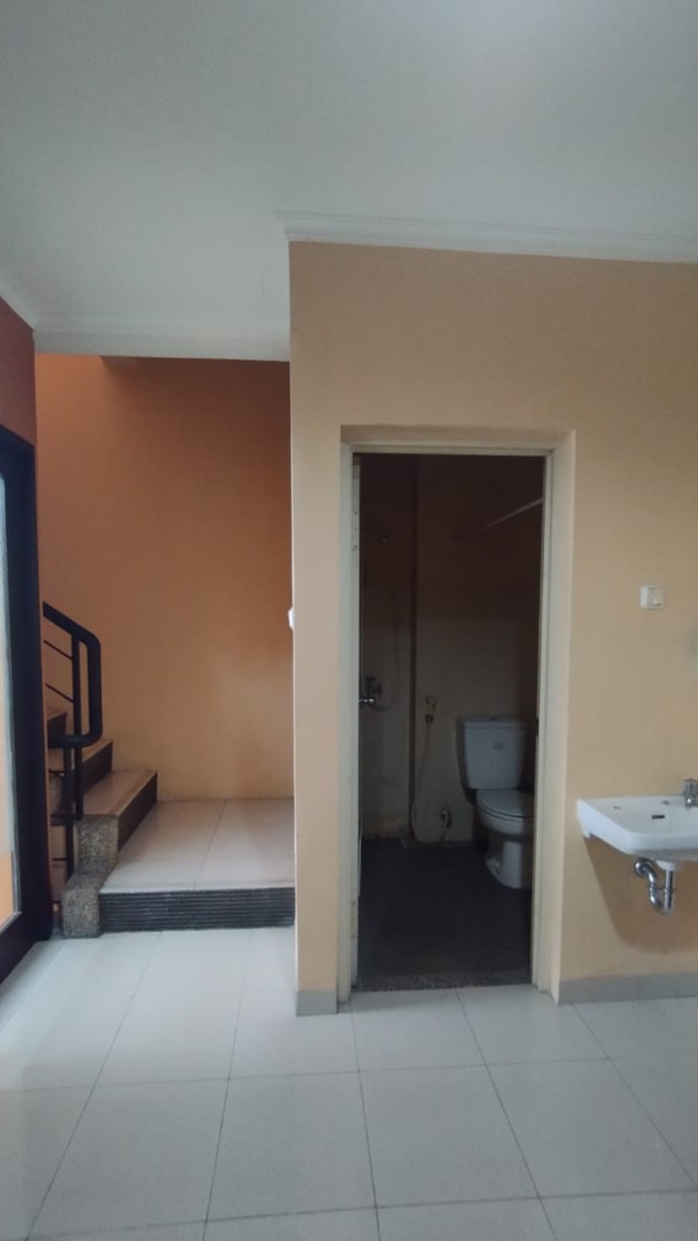 Dijual Harga Bagus Ruko di Golden Boulevard BSD City Tangerang Selatan