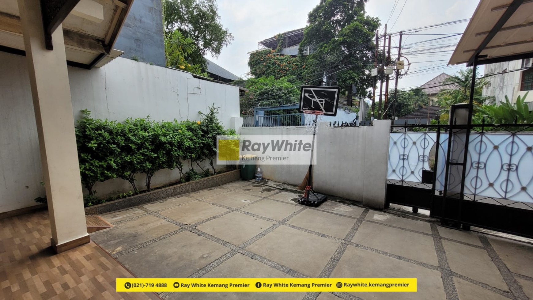 Dijual rumah tinggal di dekat Duren Tiga Raya (jl Veteran)