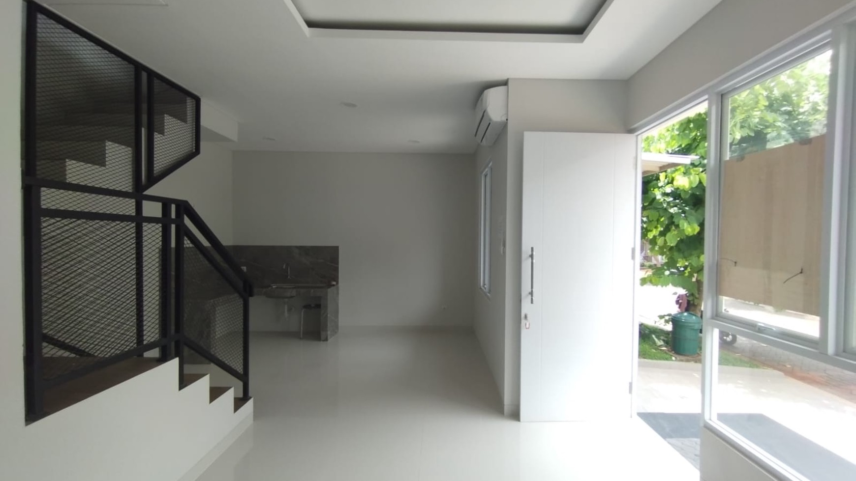 Dijual Rumah di Malibu Village JL. Fernhil - Gading Serpong