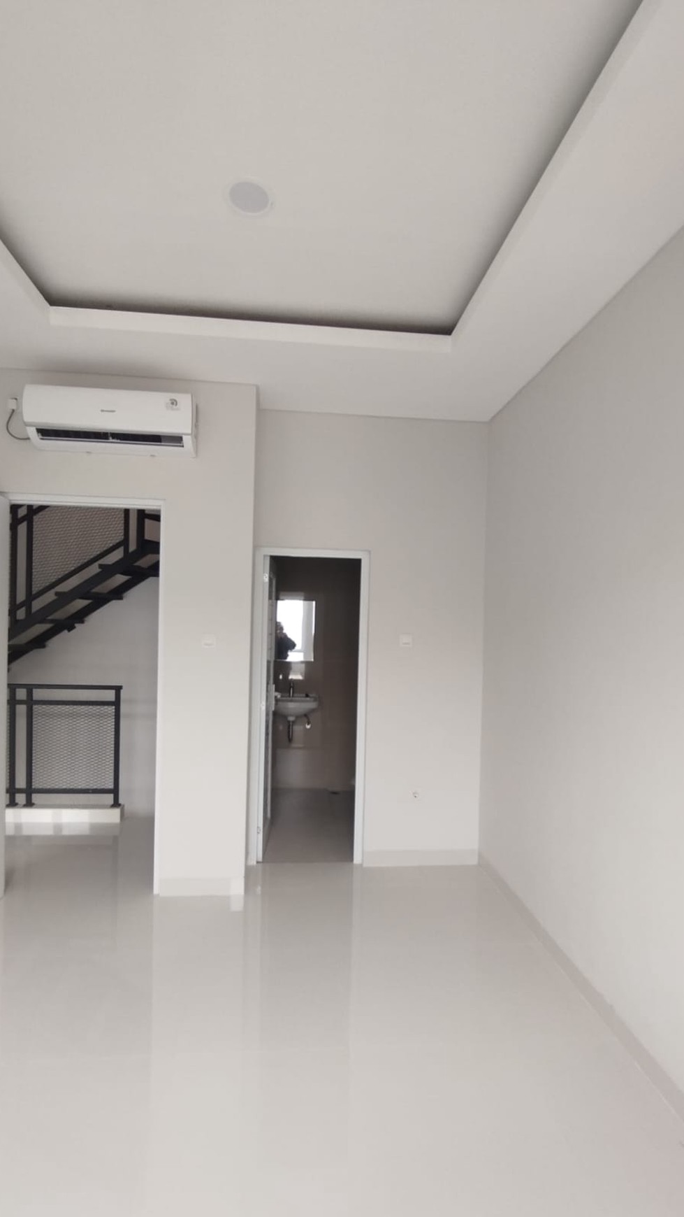 Dijual Rumah di Malibu Village JL. Fernhil - Gading Serpong