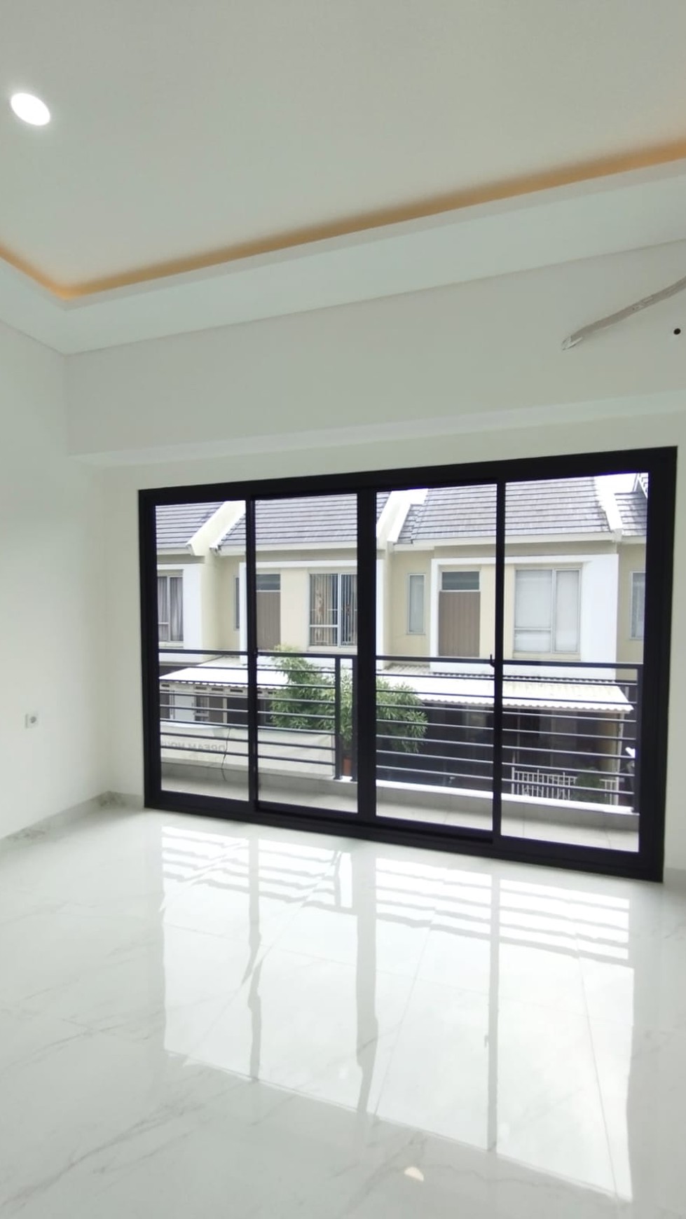 Dijual Rumah di Malibu Village JL. Fernhil - Gading Serpong Tangerang