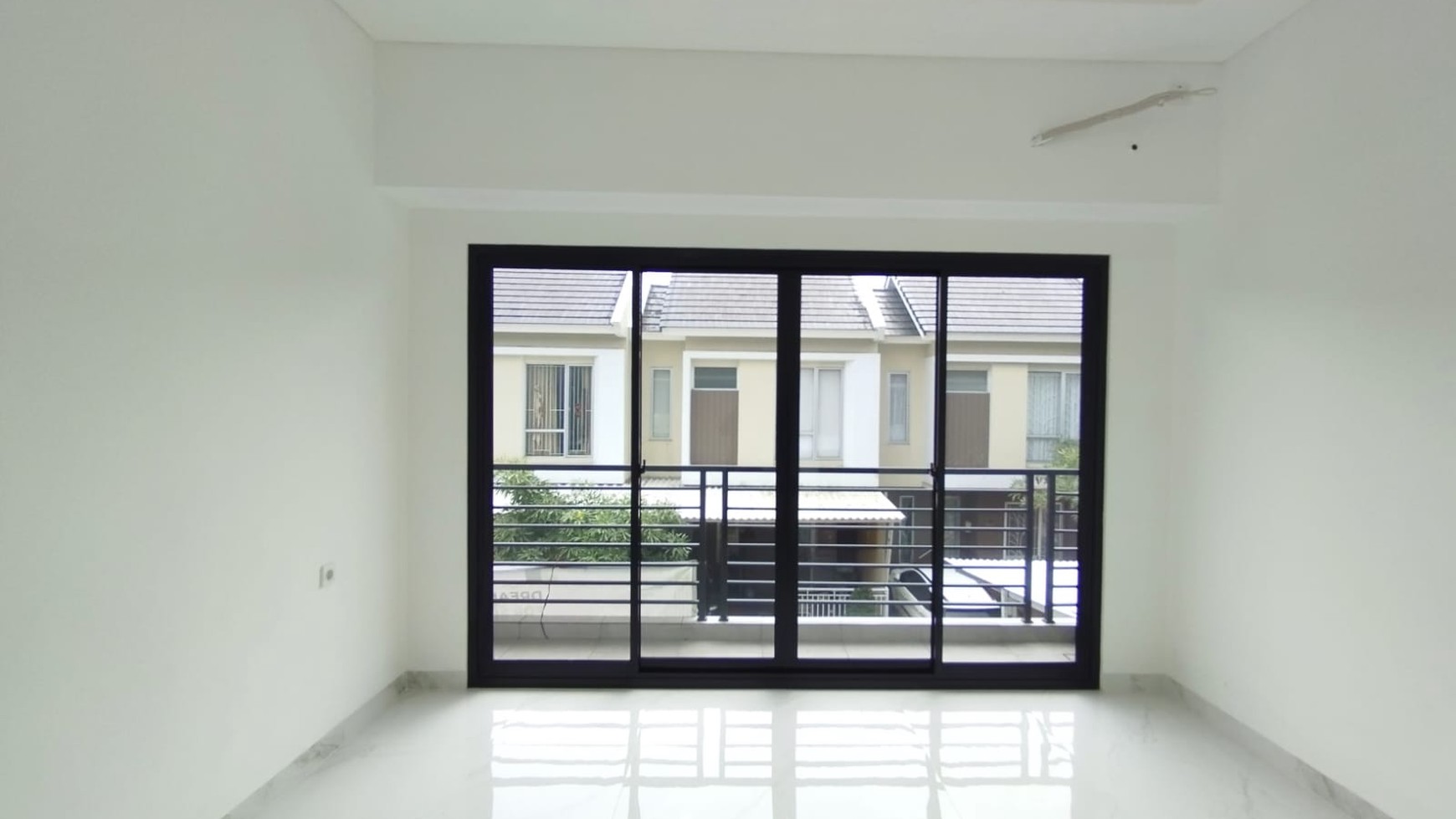 Dijual Rumah di Malibu Village JL. Fernhil - Gading Serpong Tangerang