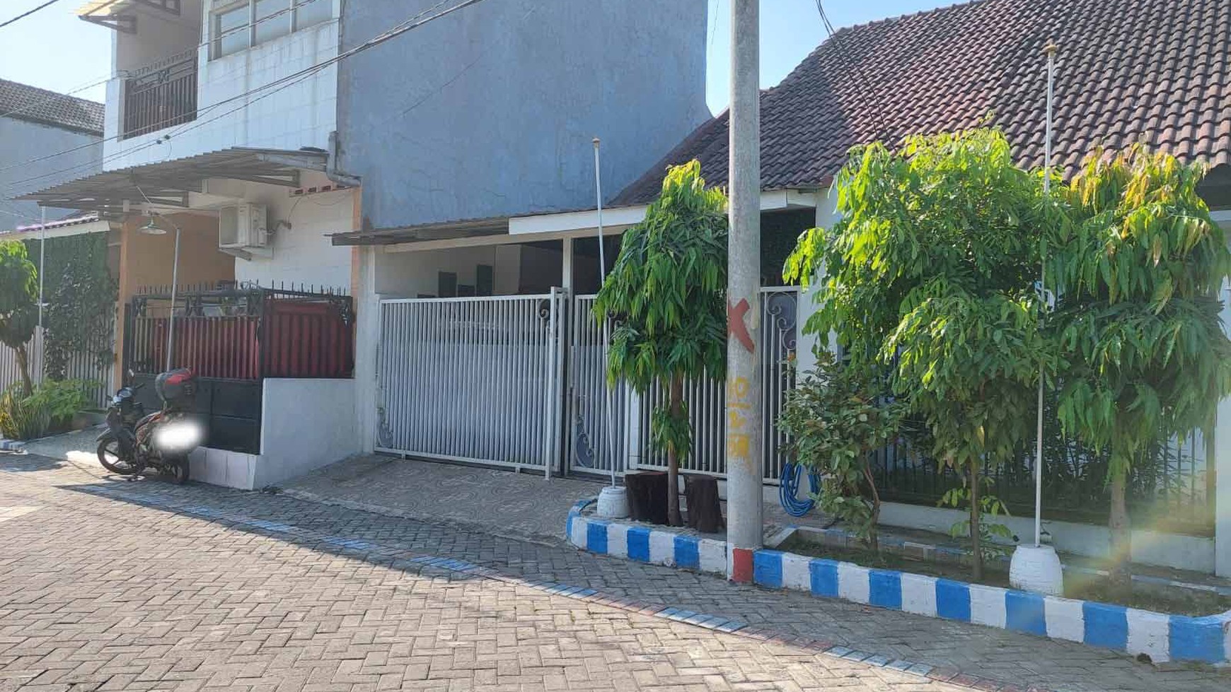 Rumah di Kebraon Asri " Ramada Regency " Surabaya Barat, Bagus + Terawat, Row Jalan Lebar SIAP HUNI - HS -