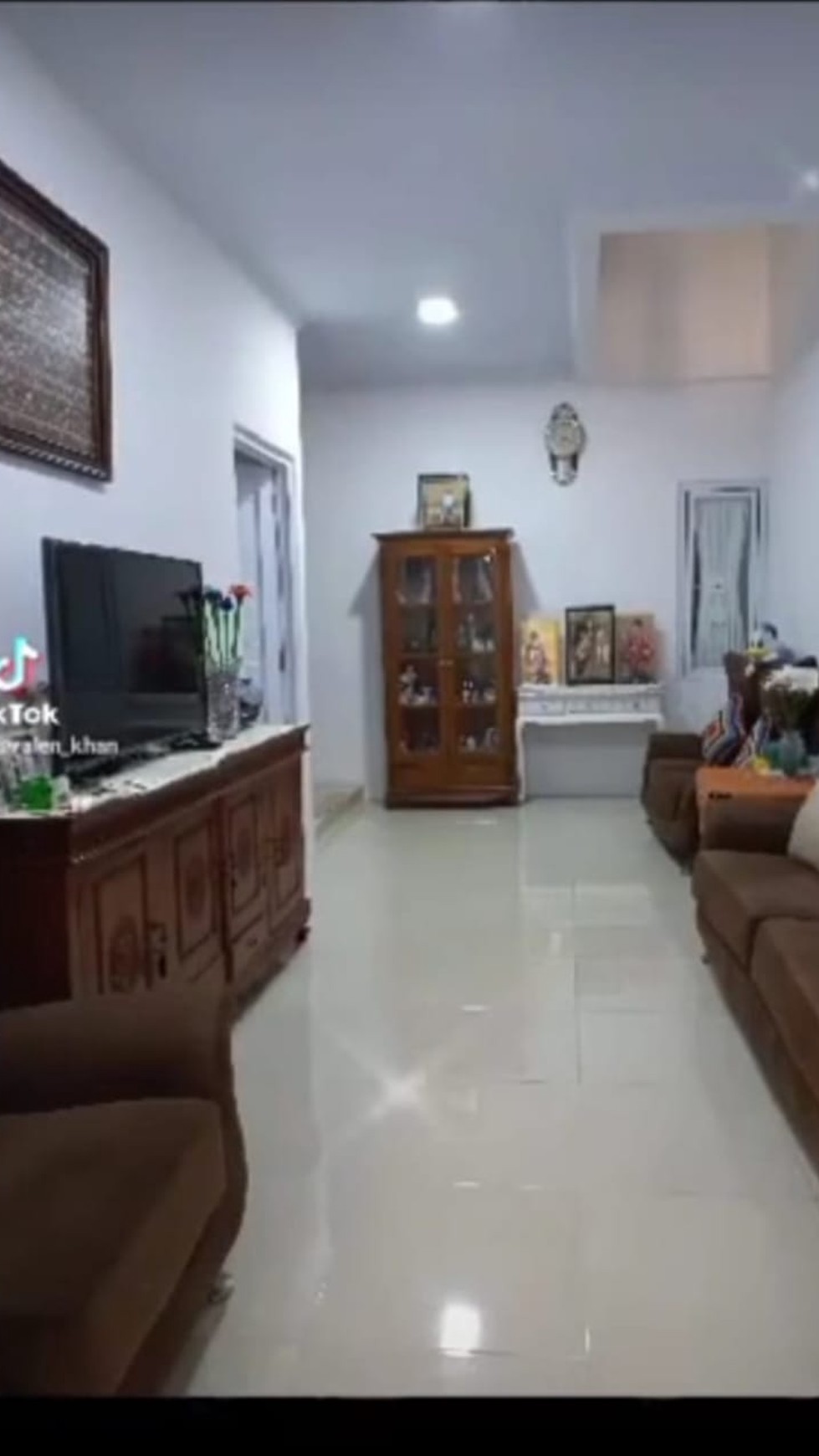 Rumah Cantik Siap Huni dengan Kondisi Rapi dan Hunian Nyaman @Jombang, Ciputat