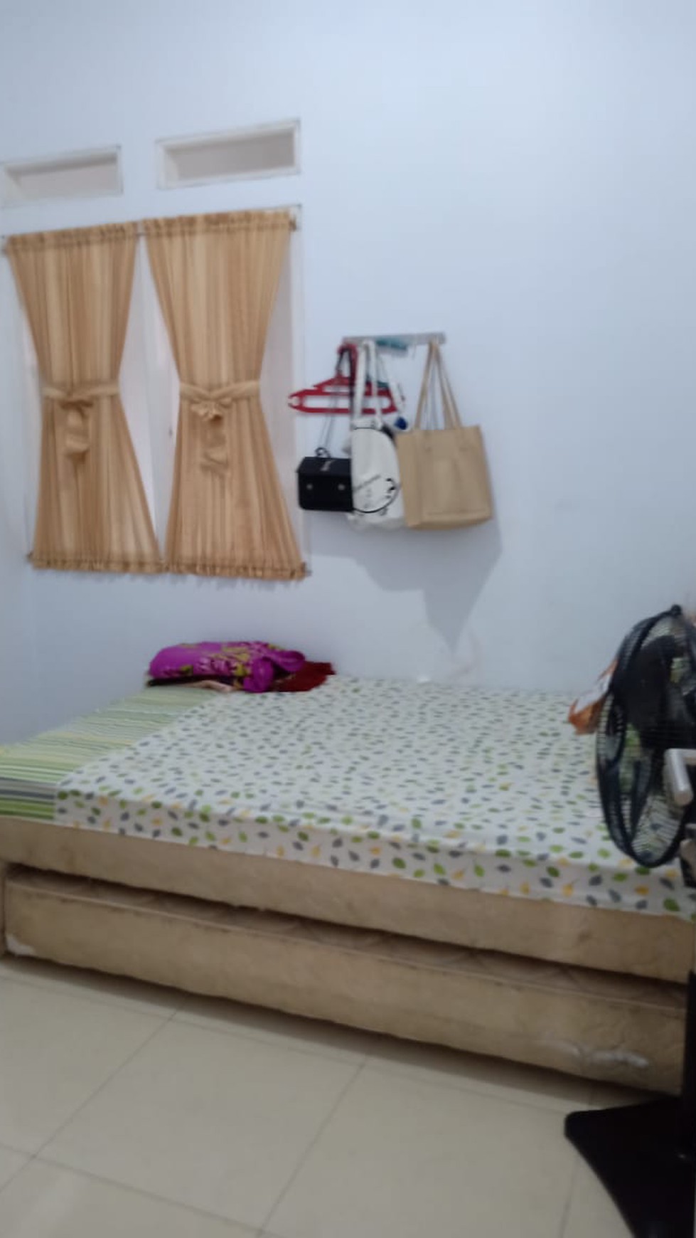 Rumah Cantik Siap Huni dengan Kondisi Rapi dan Hunian Nyaman @Jombang, Ciputat