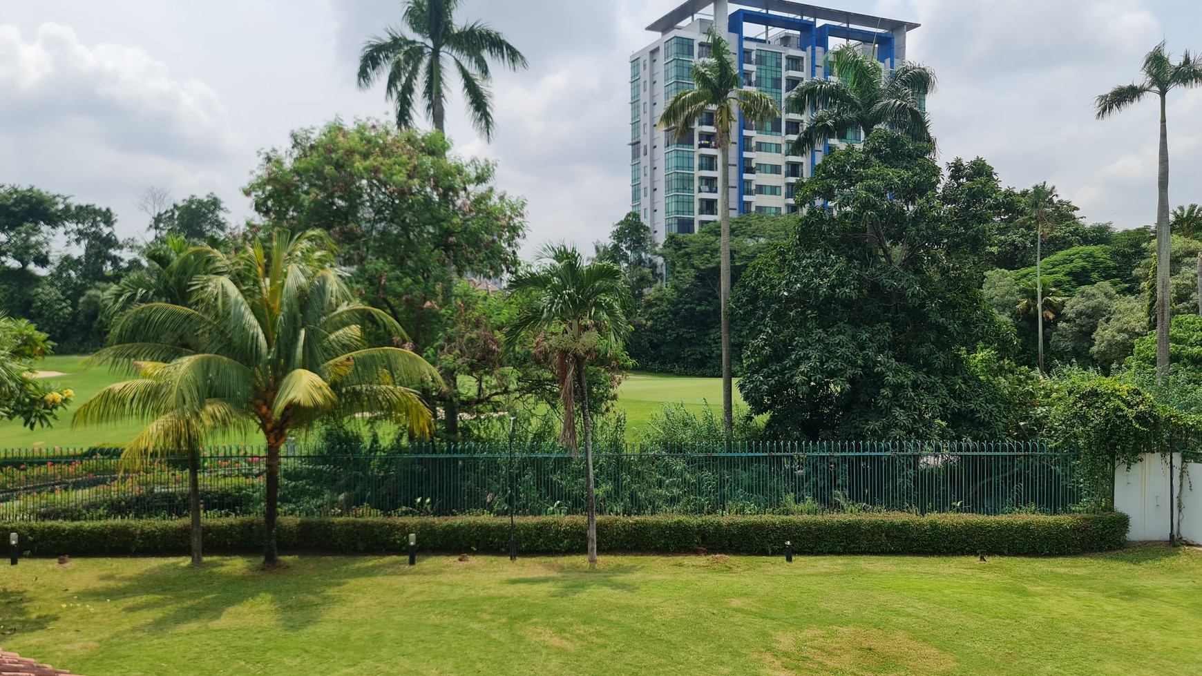 Rumah Mewah dan Luas Pondok Indah Dekat sekolah JIS