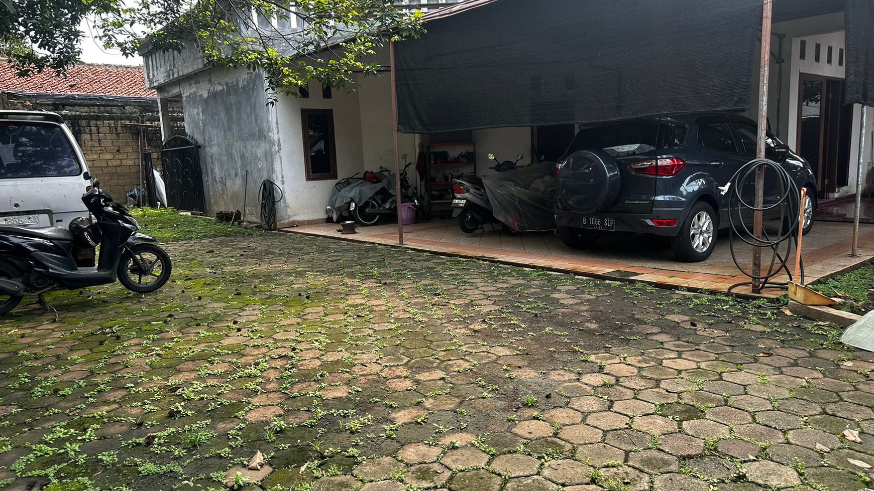 Rumah Hitung Tanah Area Cipete