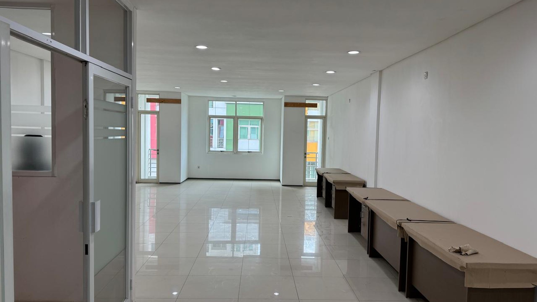 Ruko Kirana Boutique Office, Kelapa Gading Luas 6x16m2