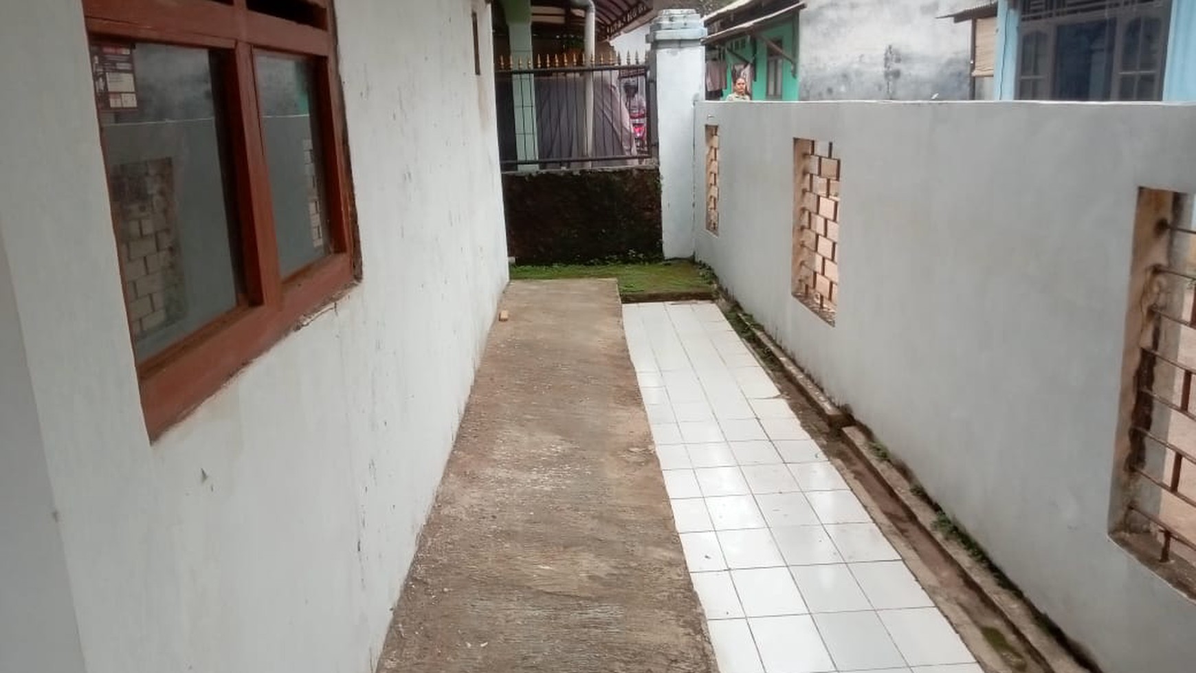 Rumah tanah luas harga menawan lt 210 LB208 ..kt 3 km 2 harga 800 jt nego ,dekat  pintu  tol Jor 2 