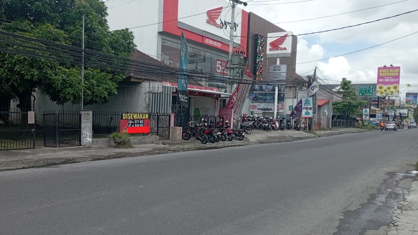 Disewakan Tanah Bonus Bangunan Lokasi Strategis di Jalan Godean 