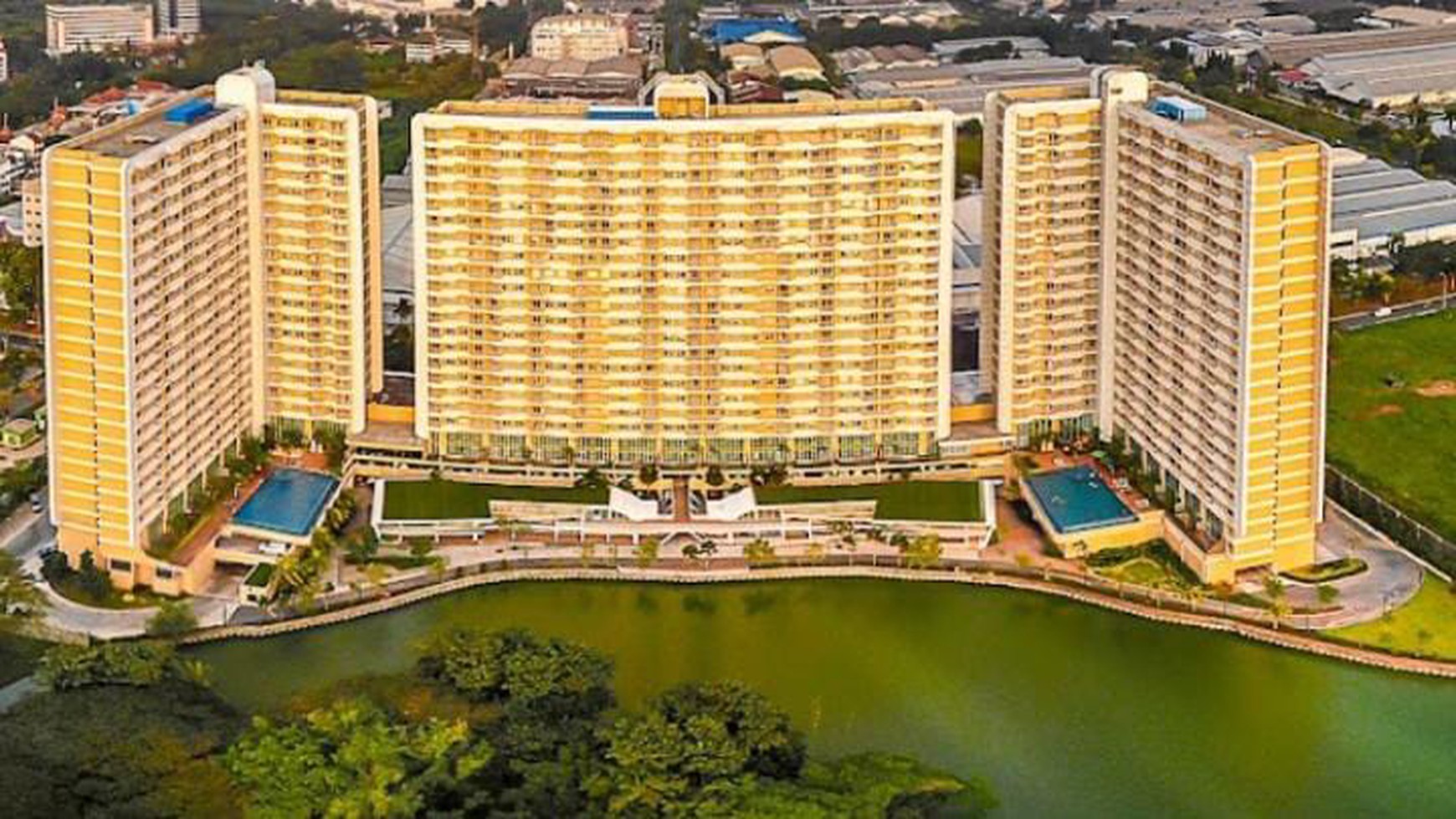 APARTEMEN TRIVIUM DI TOWER SOUTH -  View Swimming pool  & Danau