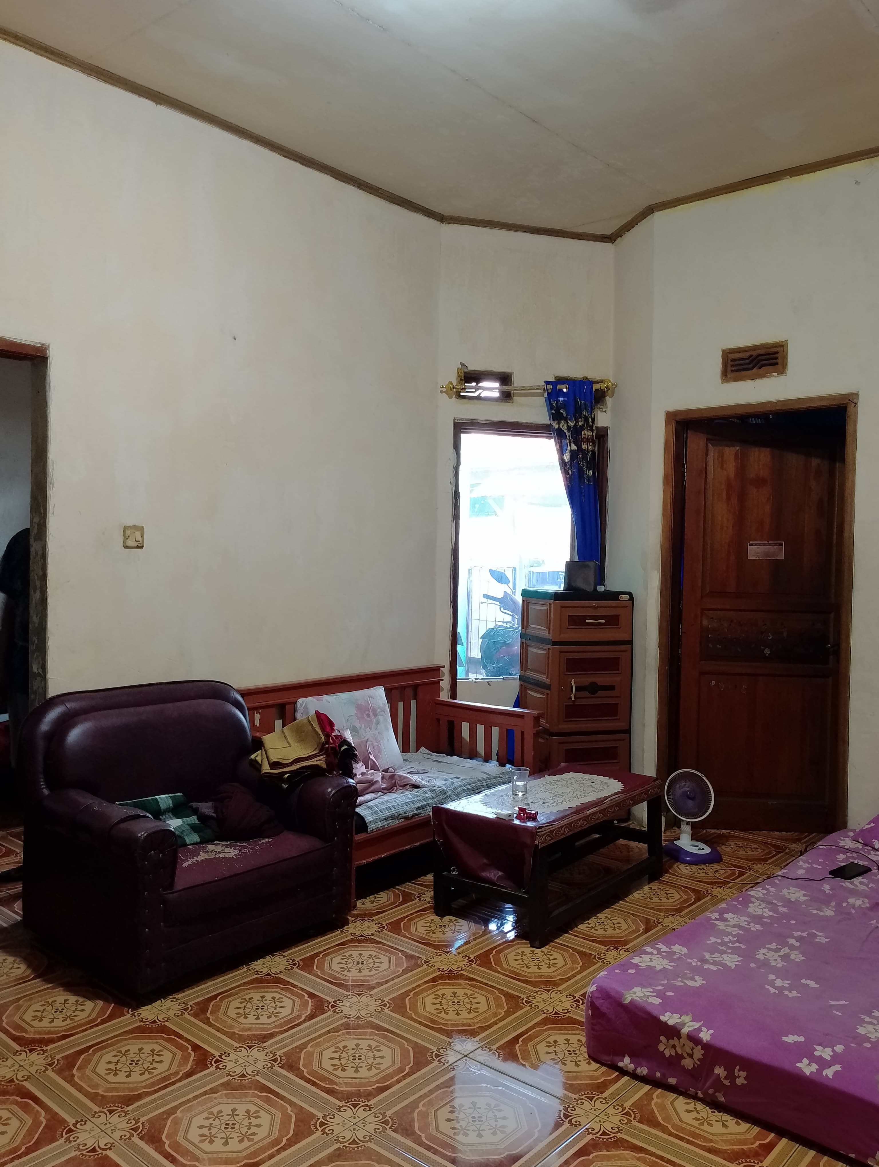 Rumah Permata Biru jual cepat