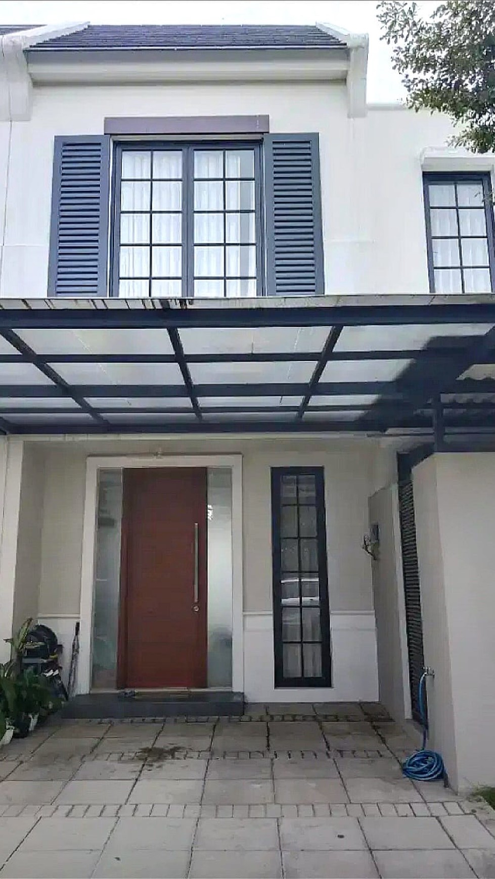 Dijual RUMAH MODERN TERBAIK TENGAH KOTA DI GRAND HARVEST SURABAYA