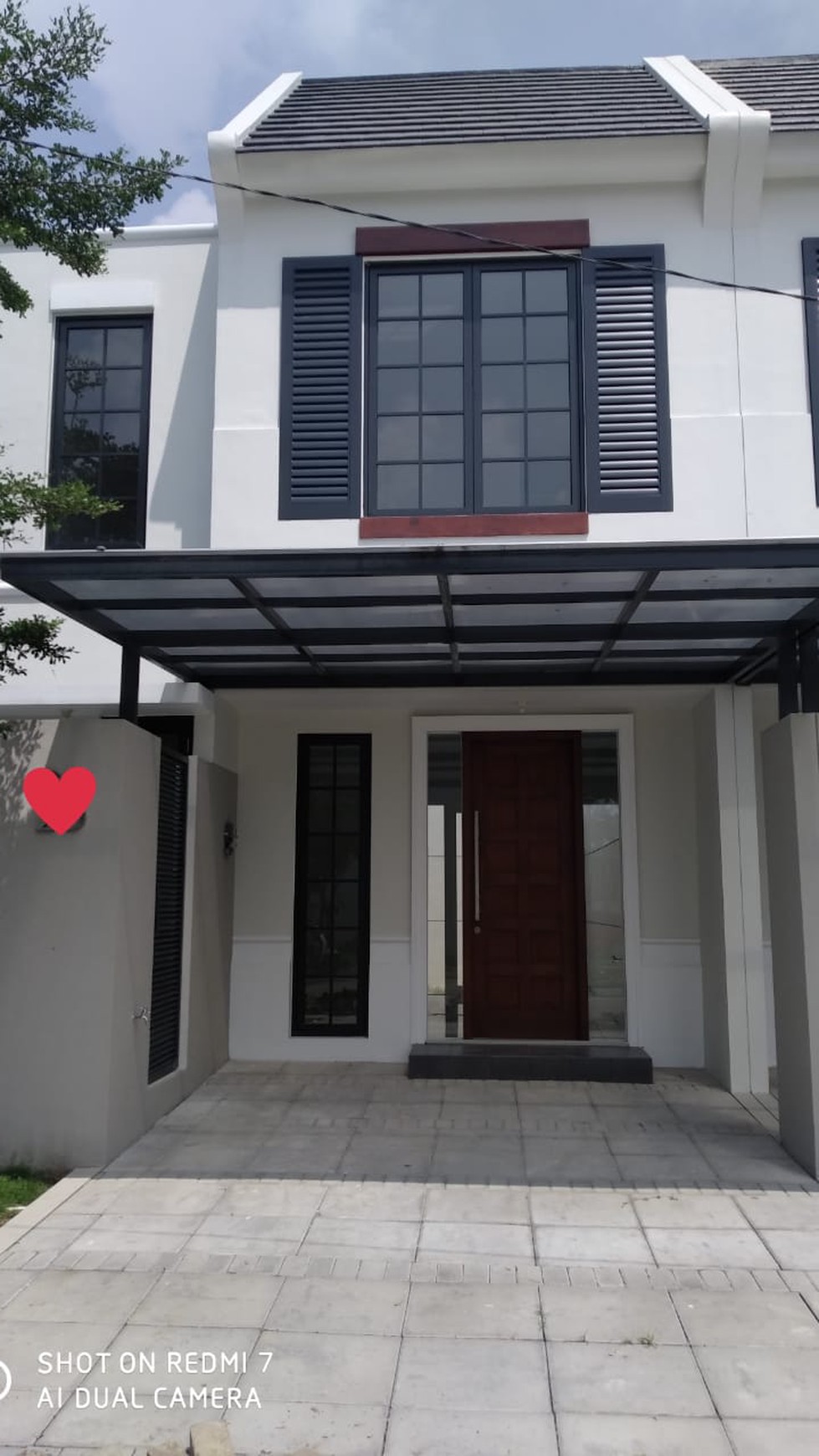 RUMAH MODERN TERBAIK TENGAH KOTA DI GRAND HARVEST SURABAYA