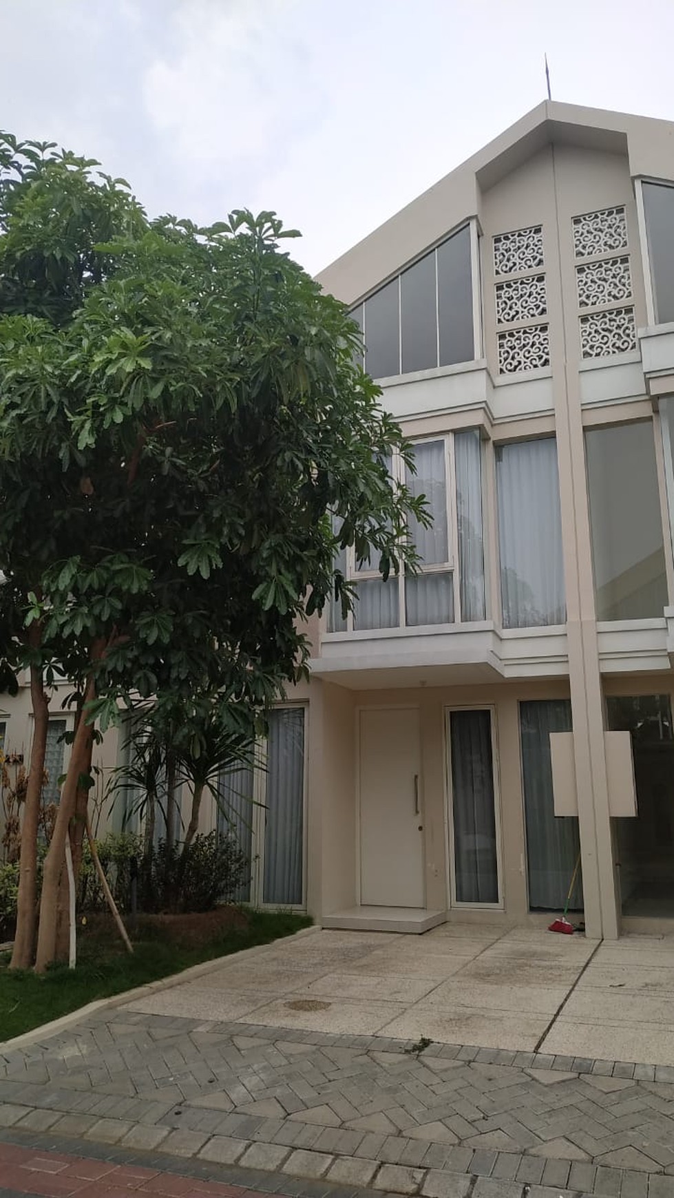 1694. Dijual Rumah Zimbali Costa Grand Island