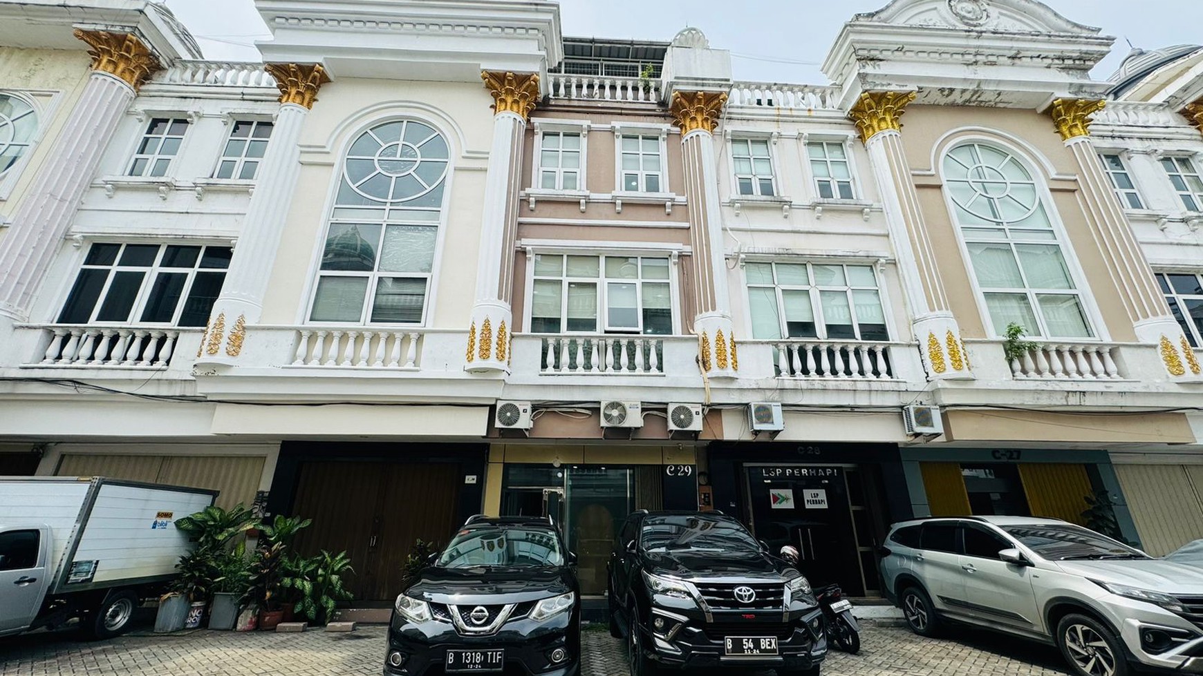 RUKO/ RUKAN CROWN PALACE LOKASI STRATEGIS