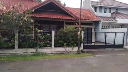 Rumah rapih, terawat siap huni di Bintaro