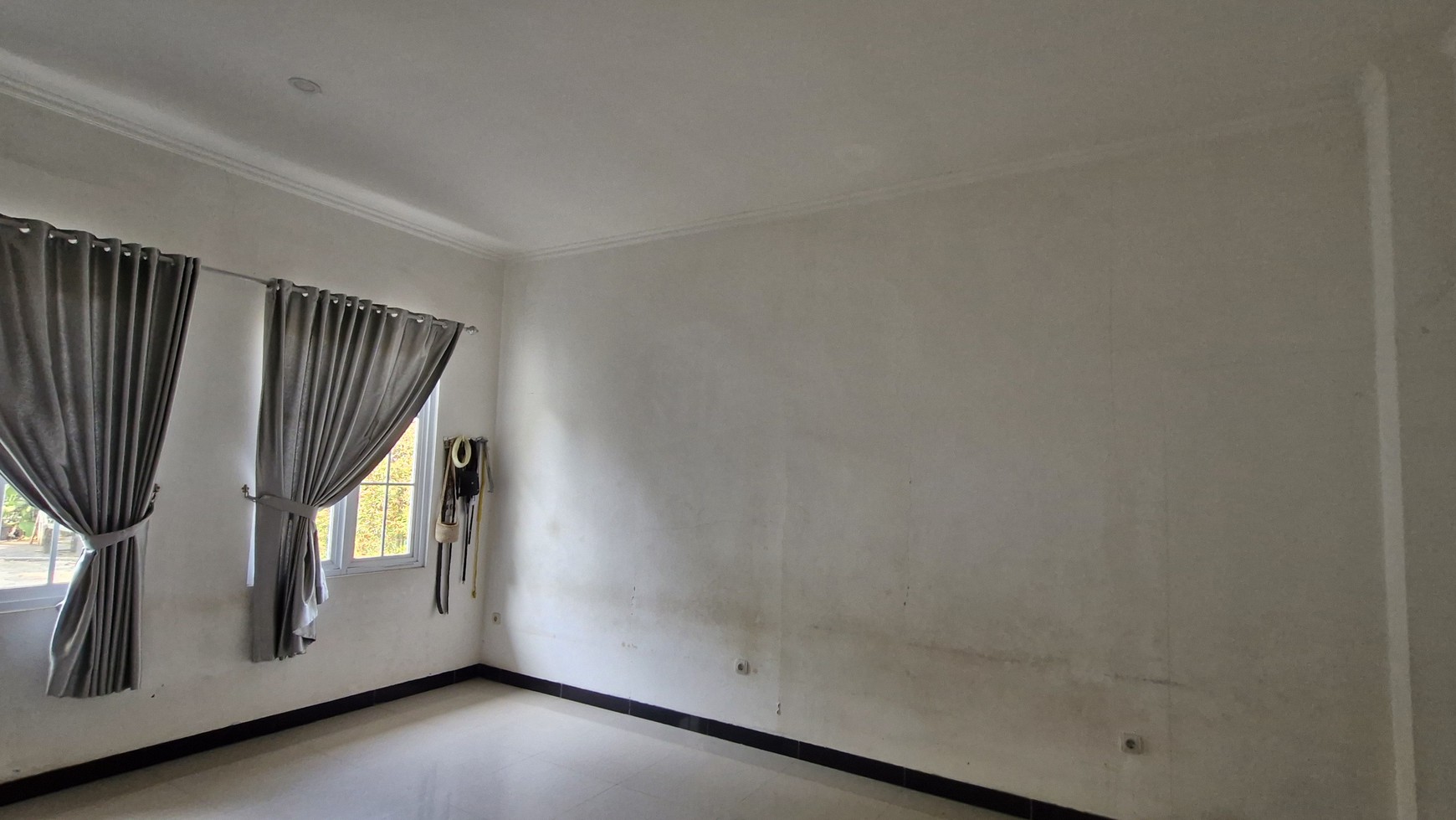 Best Deal!! Turun Harga. Rumah Dua Lantai di Taman Kenari Nusantara Cibubur 