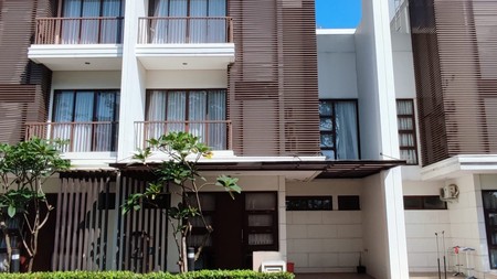 Hot Rent. Rumah Bagus Di Asatti Amethyst Vanya Park, Dalam Cluster..