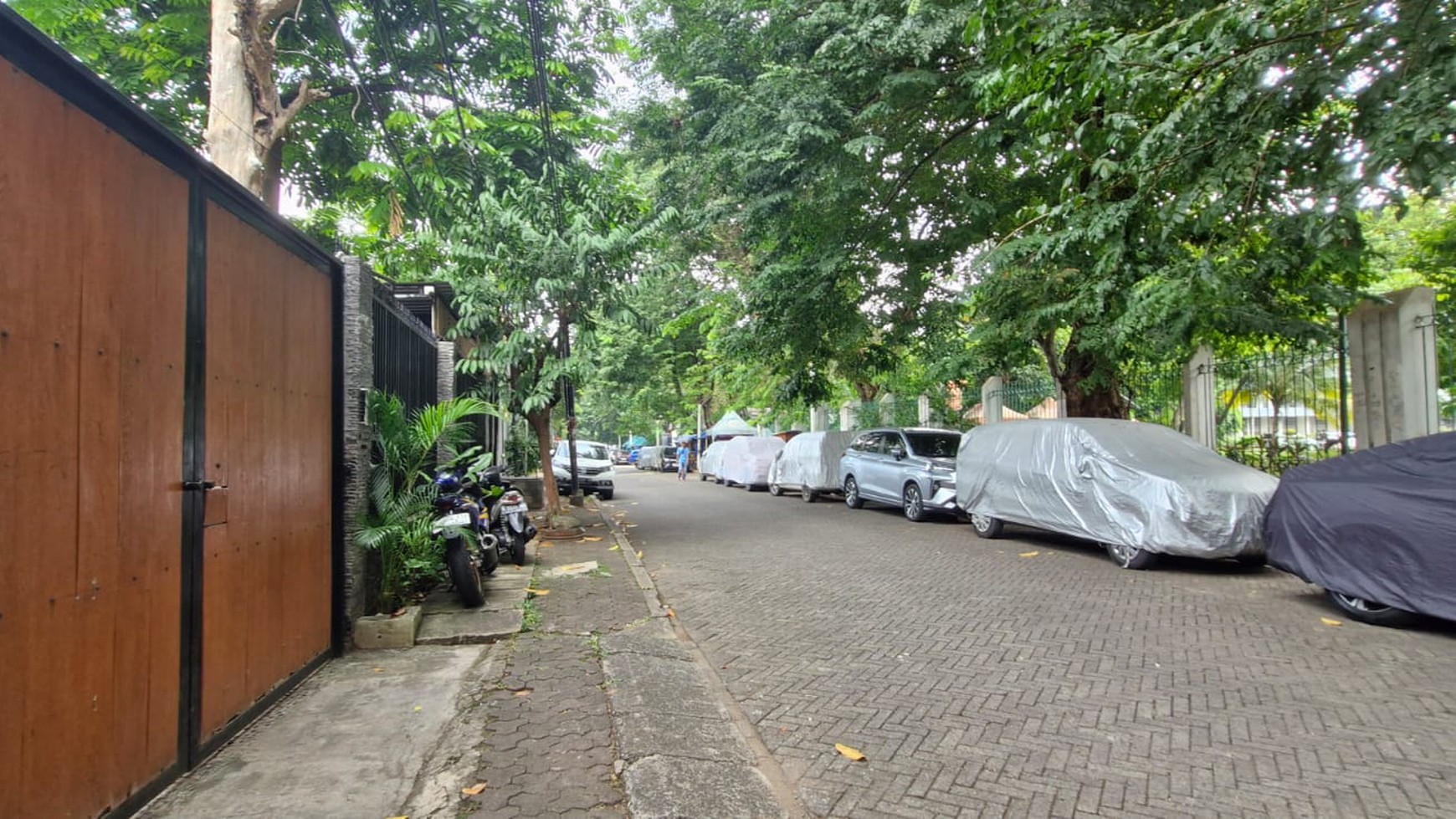 Rumah Rusak Perlu Renovasi di Menteng Jakarta Pusat 